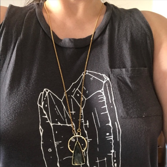 🎉HP 11/7🎉Labradorite Mystic Triangle Necklace - Picture 3 of 4